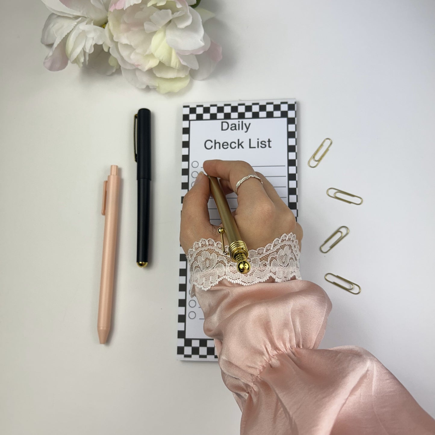 Daily Black And White Checkers Checklist Pad